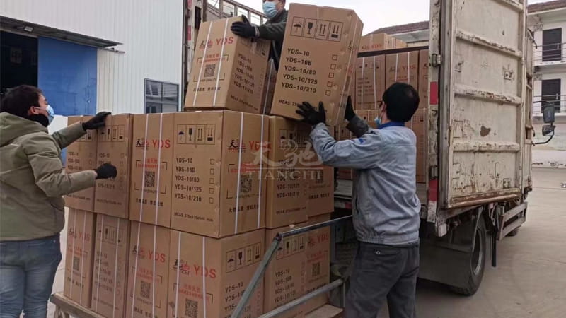 甘肅蘭州(zhōu)100個www.桃色av嫩草.com液氮罐發貨