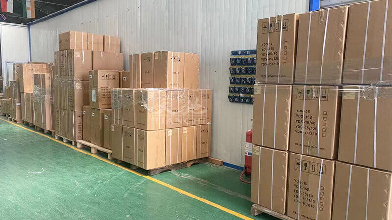 188個天（tiān）馳液氮罐裝車運輸發往外蒙-2