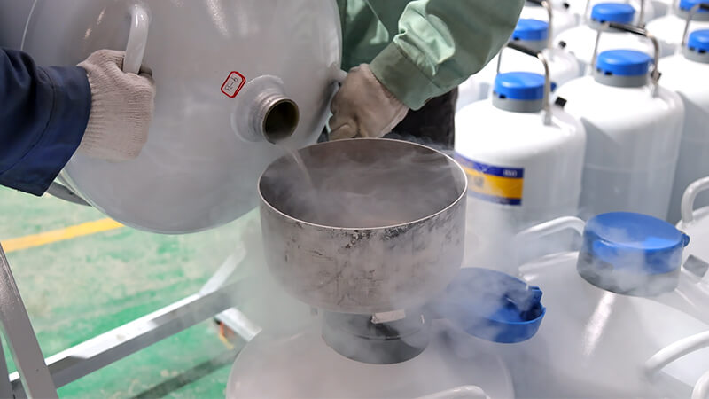 液氮罐內液氮裝多少合適